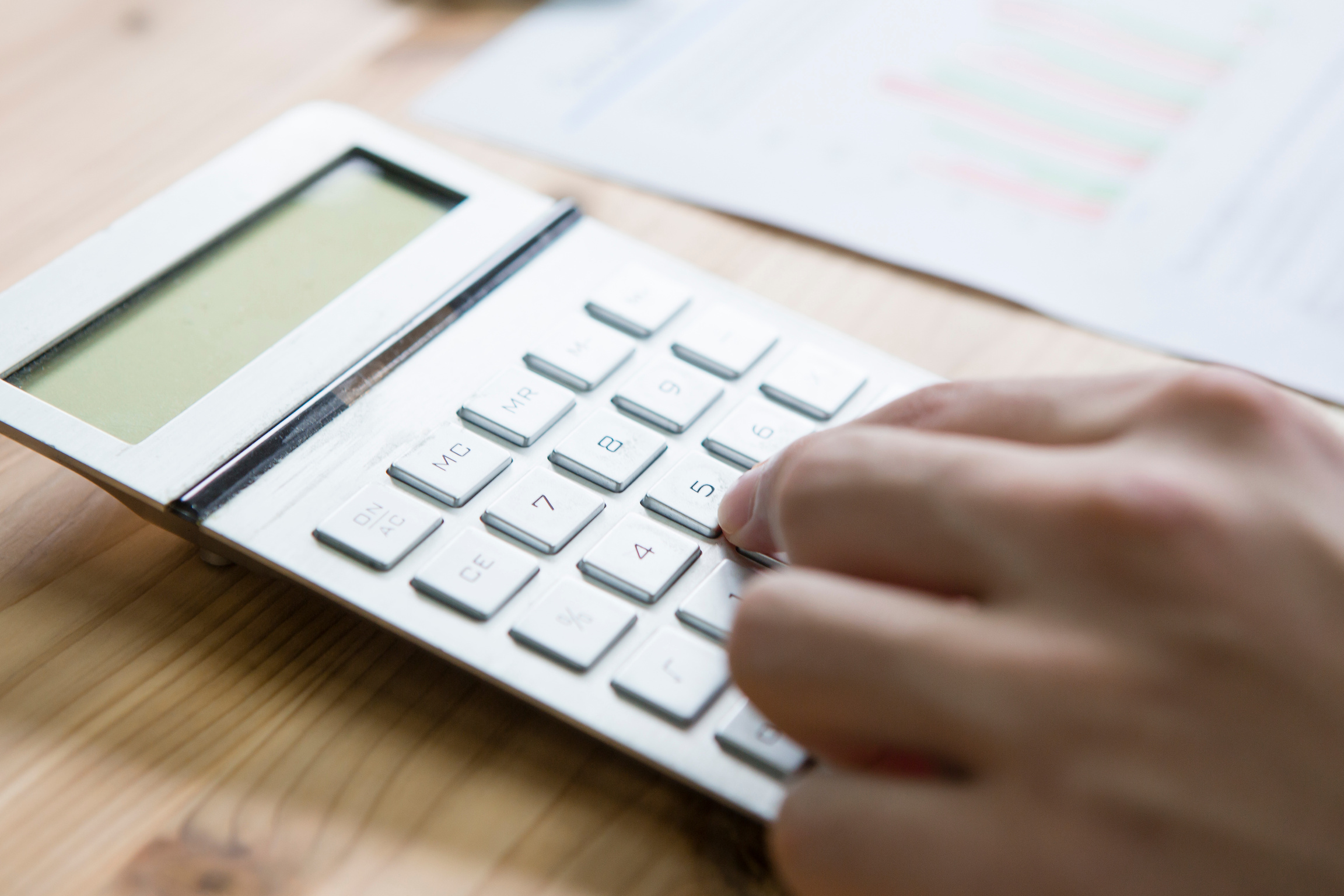 歯並びを治す費用を計算