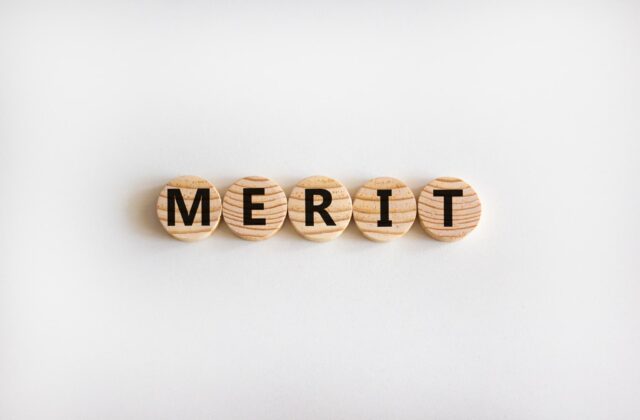 矯正治療で抜歯をするメリットのイメージ