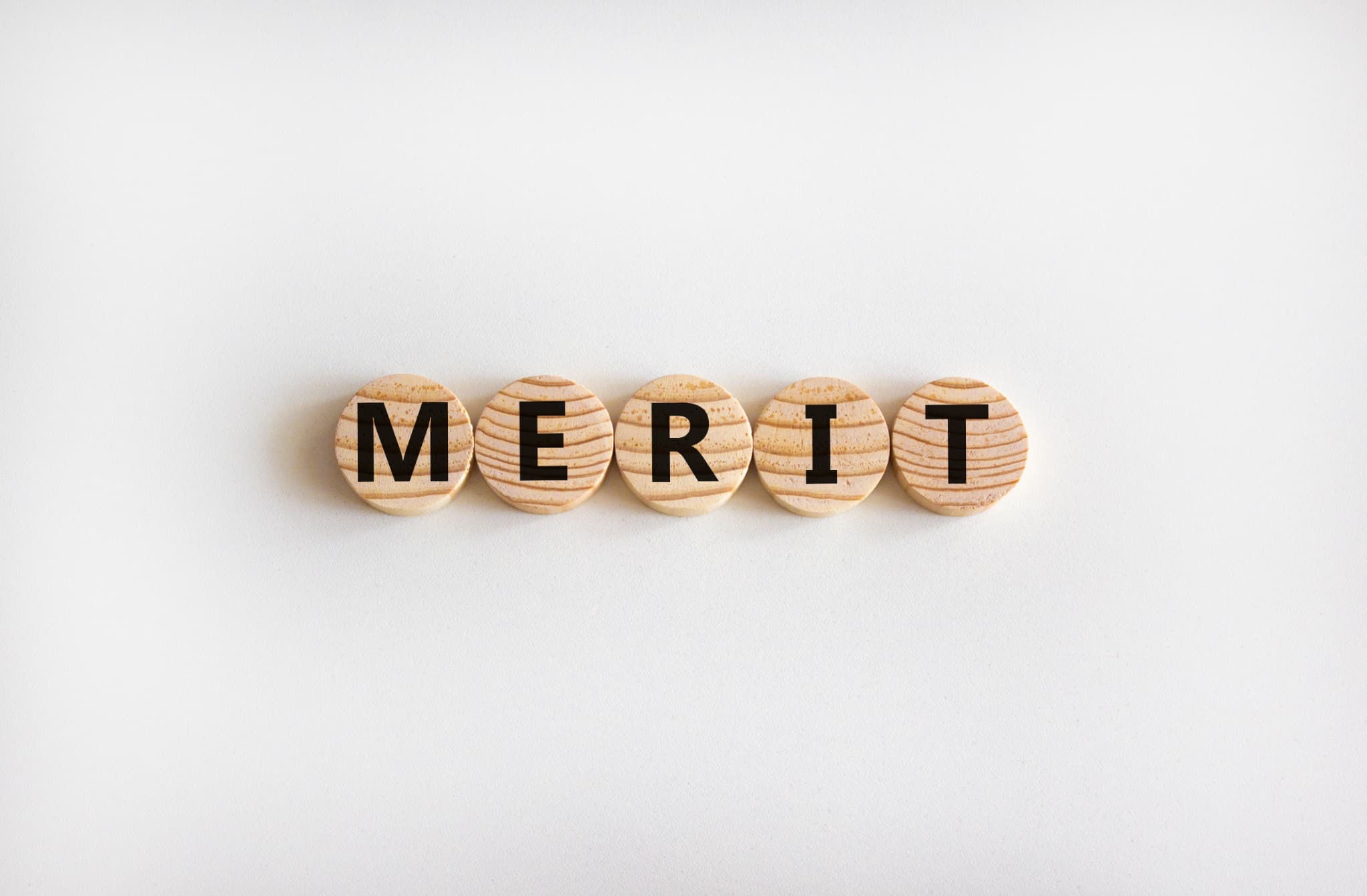 矯正治療で抜歯をするメリットのイメージ