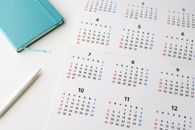 八重歯の矯正治療にかかる期間を示す年間カレンダー